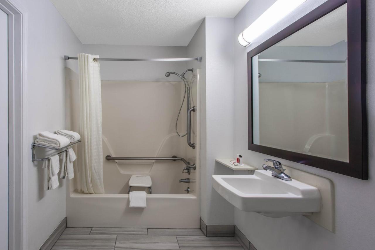 ซูเปอร์ 8 บาย วินด์แฮม ฟลอเรนซ์ Hotel ภายนอก รูปภาพ